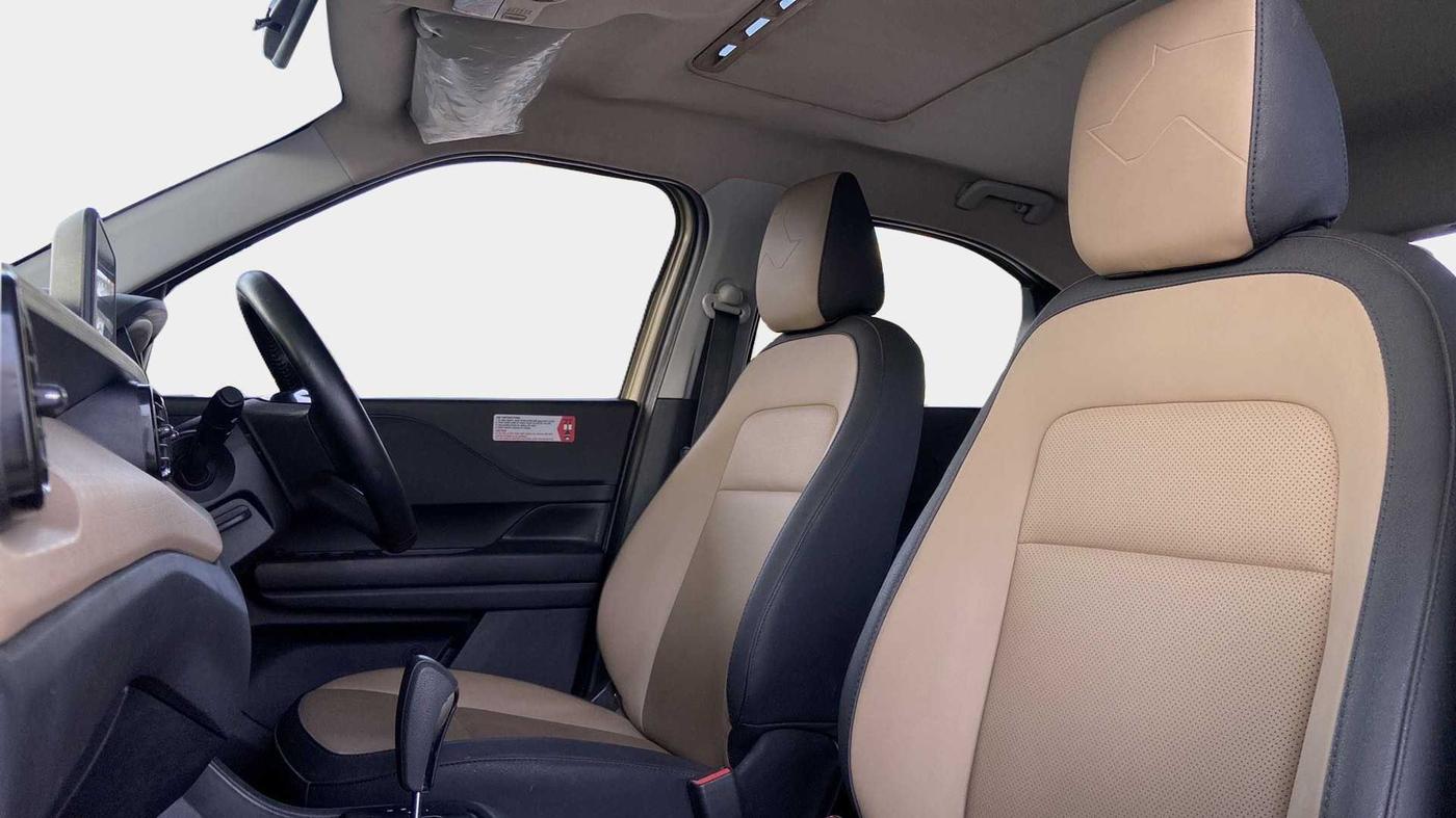 2022 Tata PUNCH CREATIVE iRA 1.2 AMT KAZIRANGA EDITION , Petrol, Automatic, 15,819 km, Right Side Front Door Cabin