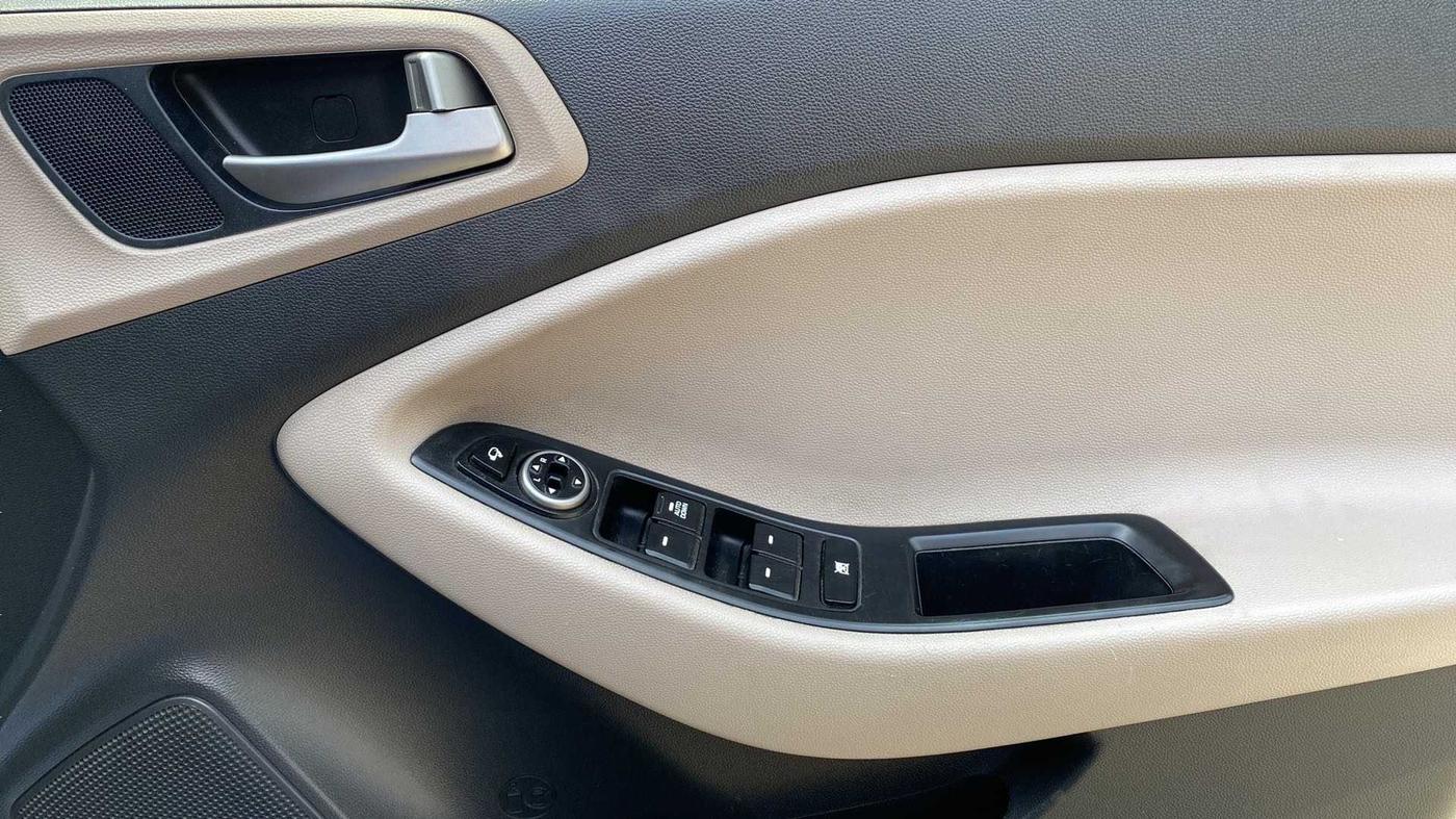 2019 Hyundai Elite i20 SPORTZ PLUS  1.2 CVT, Petrol, Automatic, 29,476 km, Driver Side Door Panels Control