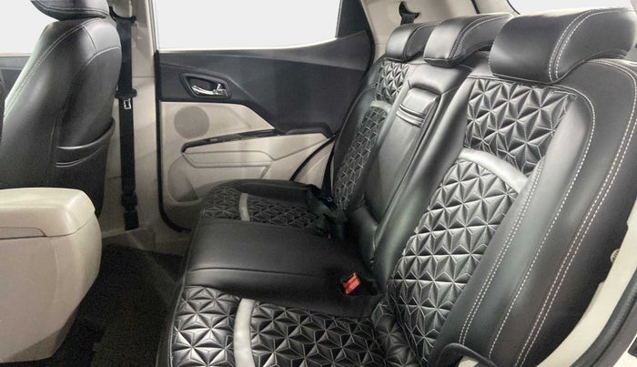 2020 Mahindra XUV300 W8 1.5 DIESEL AMT, Diesel, Automatic, 54,812 km, Right Side Rear Door Cabin