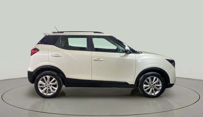 2020 Mahindra XUV300 W8 1.5 DIESEL AMT, Diesel, Automatic, 54,812 km, Right Side View