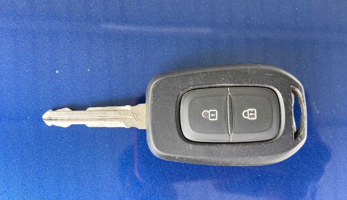 2021 Renault TRIBER RXL AMT, Petrol, Automatic, 23,932 km, Key Close Up