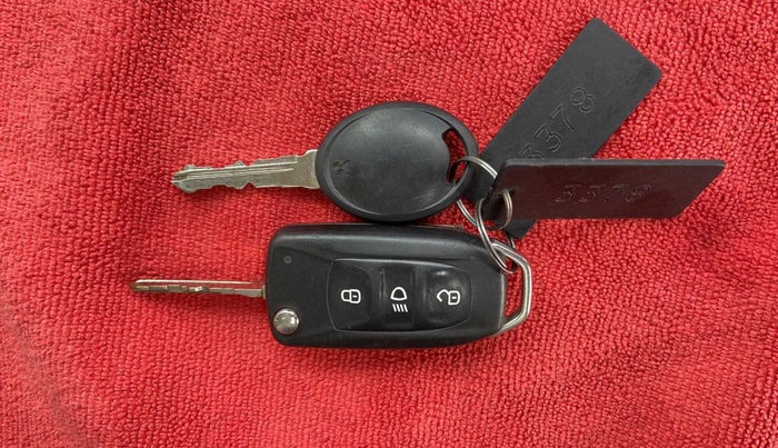 2019 Tata TIGOR XZ PETROL, Petrol, Manual, 90,474 km, Key Close Up
