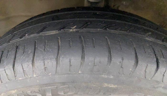 2013 Maruti Wagon R 1.0 VXI, Petrol, Manual, 1,12,582 km, Left Front Tyre Tread