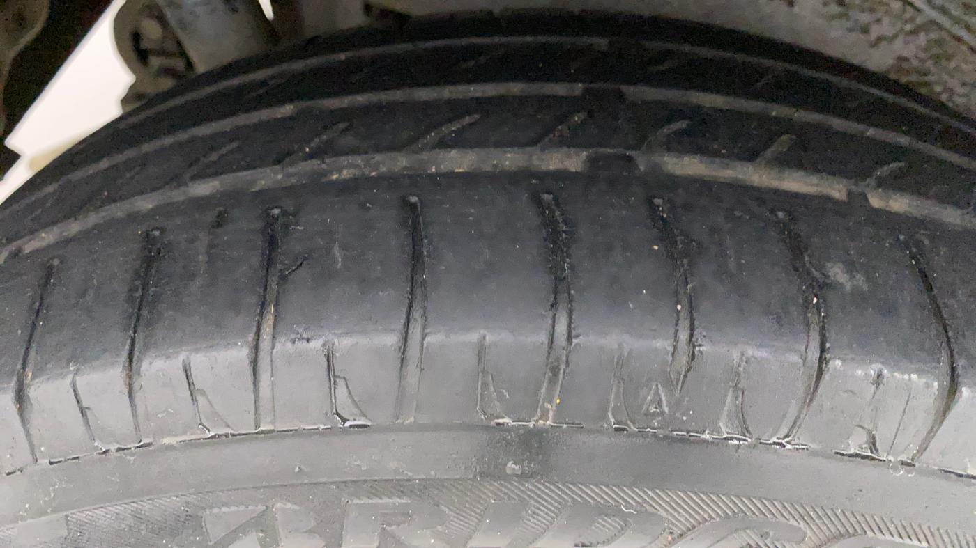 2013 Maruti Wagon R 1.0 VXI, Petrol, Manual, 1,12,582 km, Right Rear Tyre Tread