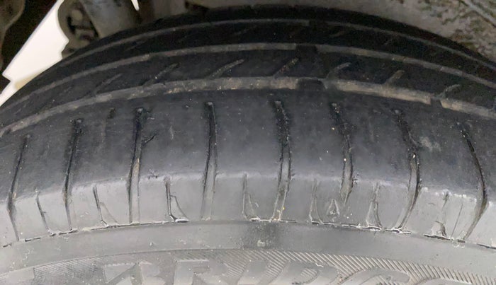 2013 Maruti Wagon R 1.0 VXI, Petrol, Manual, 1,12,582 km, Right Rear Tyre Tread