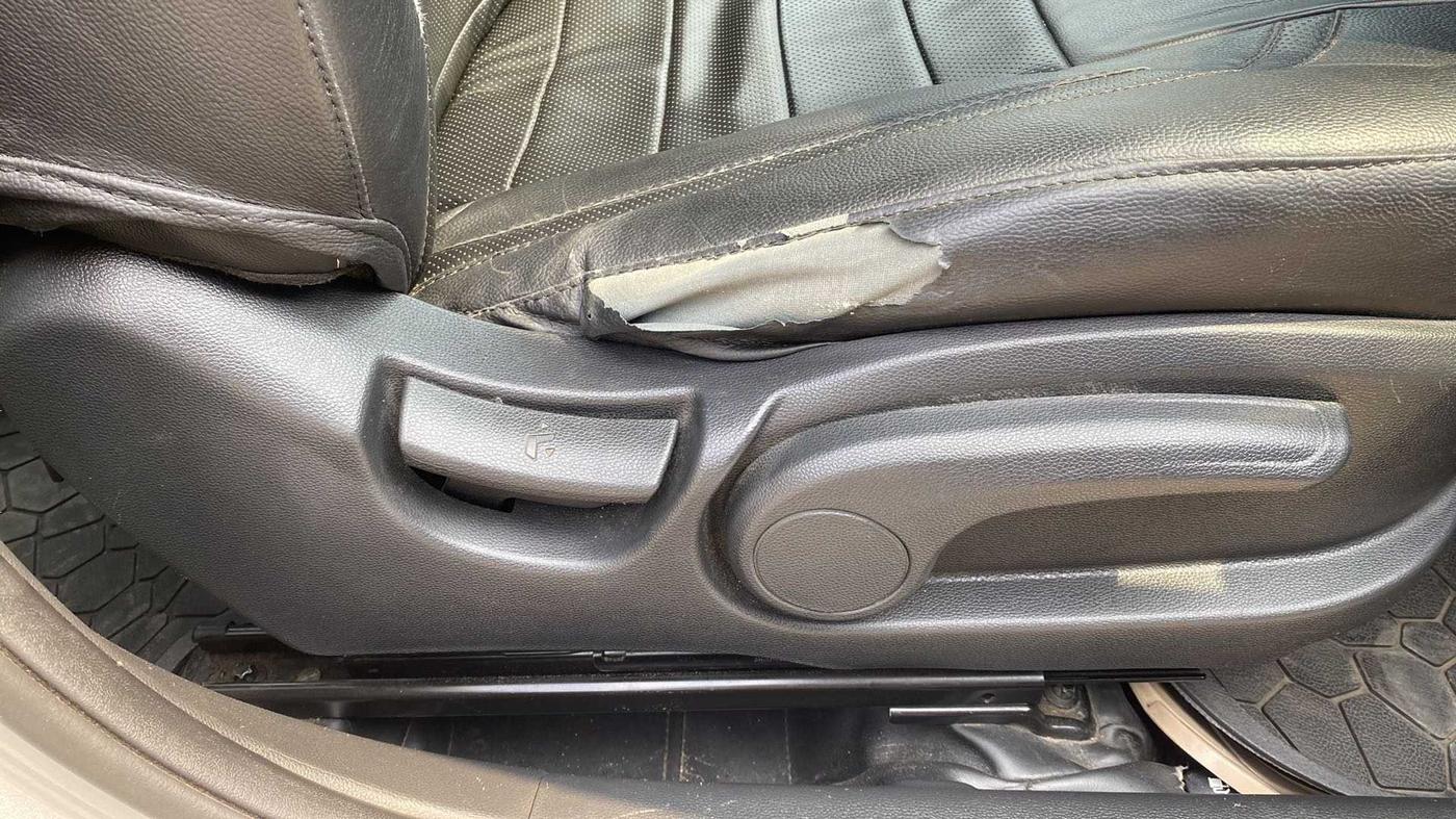 2019 Hyundai Elite i20 SPORTZ PLUS  1.2 CVT, Petrol, Automatic, 37,448 km, Driver Side Adjustment Panel