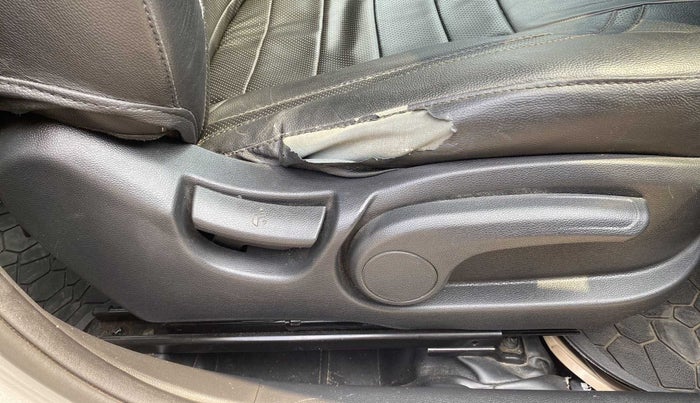 2019 Hyundai Elite i20 SPORTZ PLUS  1.2 CVT, Petrol, Automatic, 37,448 km, Driver Side Adjustment Panel