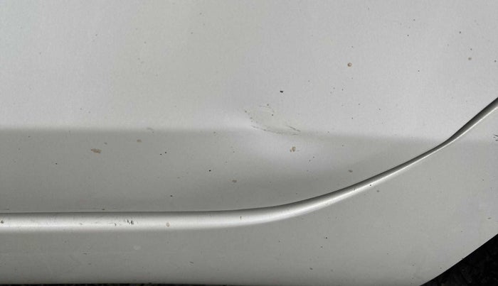 2014 Maruti Swift VXI, Petrol, Manual, 92,314 km, Rear left door - Slightly dented