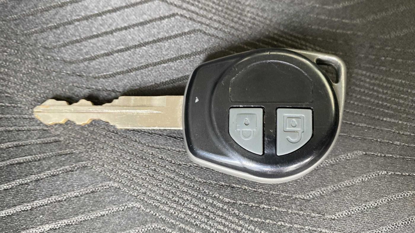 2014 Maruti Swift VXI, Petrol, Manual, 92,314 km, Key Close Up