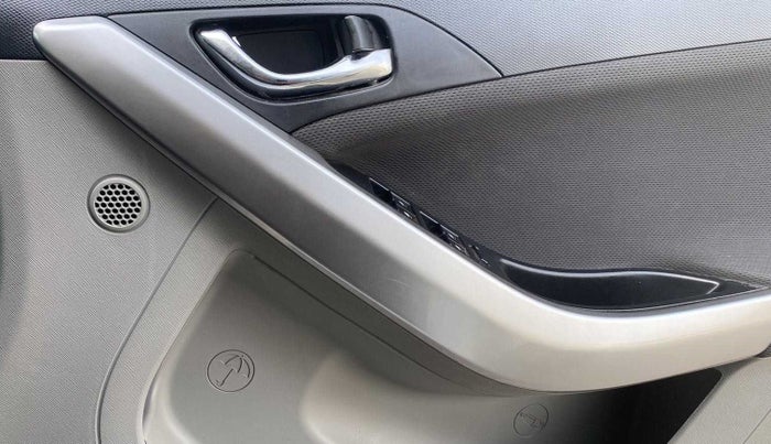 2018 Tata NEXON XZA PLUS PETROL, Petrol, Automatic, 39,103 km, Driver Side Door Panels Control