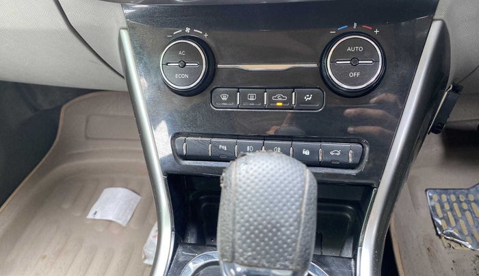 2018 Tata NEXON XZA PLUS PETROL, Petrol, Automatic, 39,103 km, AC Unit - Directional switch has minor damage