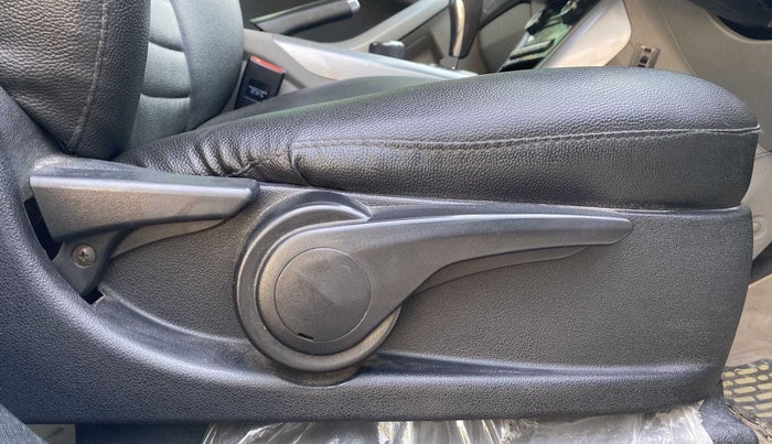 2018 Tata NEXON XZA PLUS PETROL, Petrol, Automatic, 39,103 km, Driver Side Adjustment Panel