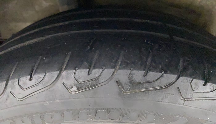 2017 Honda City 1.5L I-VTEC V MT, Petrol, Manual, 1,15,769 km, Right Rear Tyre Tread