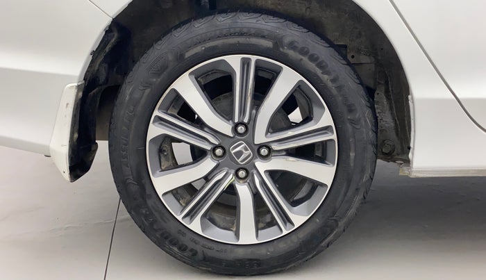2017 Honda City 1.5L I-VTEC V MT, Petrol, Manual, 1,15,769 km, Right Rear Wheel