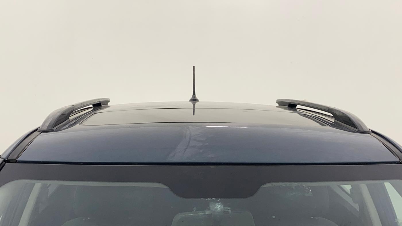 2023 Mahindra XUV300 W6 1.2 PETROL AMT, Petrol, Automatic, 27,860 km, Moonroof/ Sunroof