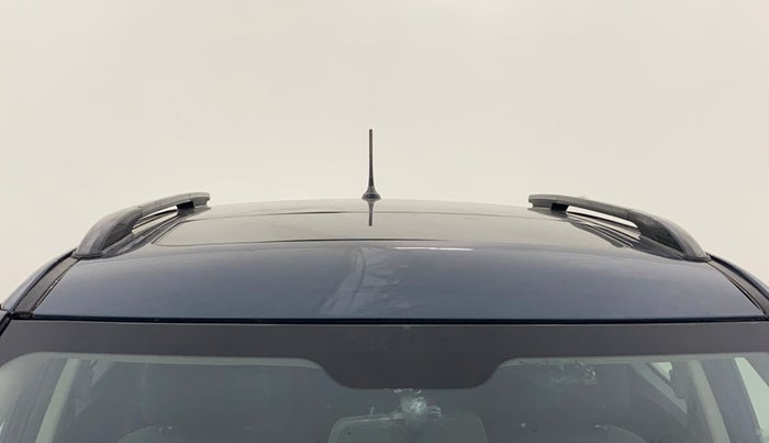 2023 Mahindra XUV300 W6 1.2 PETROL AMT, Petrol, Automatic, 27,860 km, Moonroof/ Sunroof