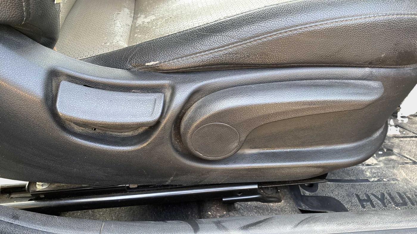 2018 Hyundai Verna 1.6 SX (O) CRDI MT, Diesel, Manual, 63,665 km, Driver Side Adjustment Panel