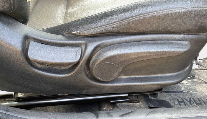 2018 Hyundai Verna 1.6 SX (O) CRDI MT, Diesel, Manual, 63,665 km, Driver Side Adjustment Panel