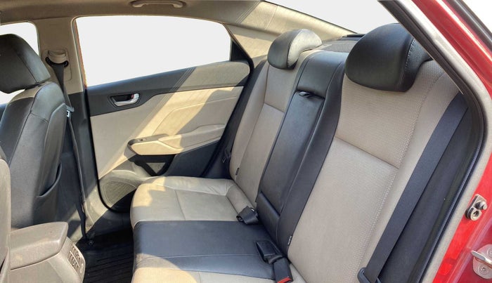 2018 Hyundai Verna 1.6 SX (O) CRDI MT, Diesel, Manual, 63,665 km, Right Side Rear Door Cabin