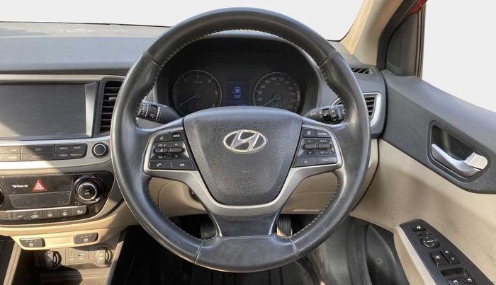 2018 Hyundai Verna 1.6 SX (O) CRDI MT, Diesel, Manual, 63,665 km, Steering Wheel Close Up