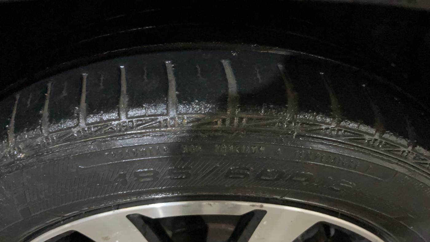 2014 Toyota Etios CROSS 1.5 V, Petrol, Manual, 66,631 km, Right Front Tyre Tread