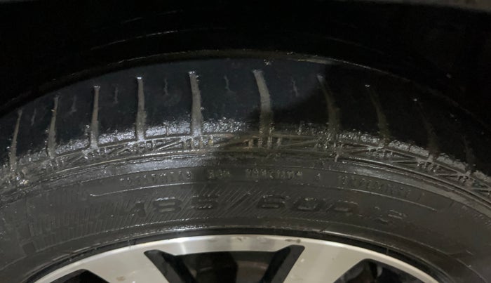 2014 Toyota Etios CROSS 1.5 V, Petrol, Manual, 66,631 km, Right Front Tyre Tread