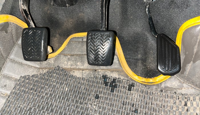 2014 Toyota Etios CROSS 1.5 V, Petrol, Manual, 66,631 km, Pedals