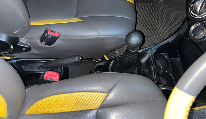 2014 Toyota Etios CROSS 1.5 V, Petrol, Manual, 66,631 km, Gear Lever