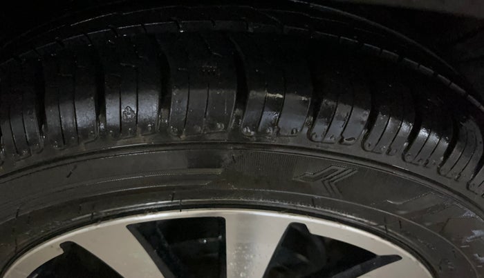 2014 Toyota Etios CROSS 1.5 V, Petrol, Manual, 66,631 km, Right Rear Tyre Tread