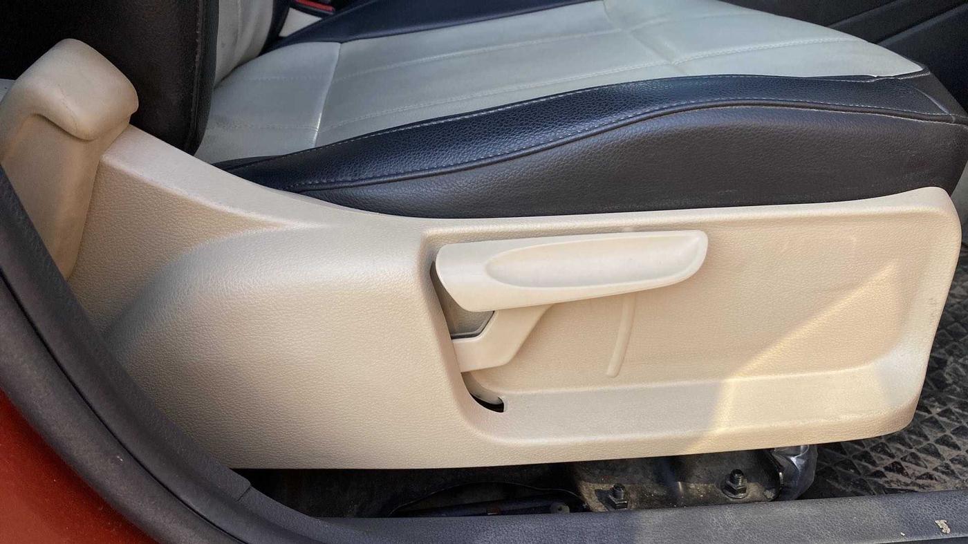 2014 Volkswagen Polo HIGHLINE1.2L, Petrol, Manual, 50,860 km, Driver Side Adjustment Panel