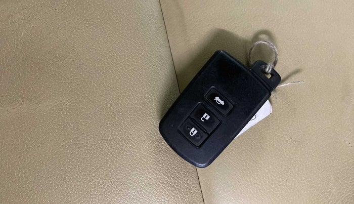 2018 Toyota Corolla Altis GL PETROL, Petrol, Manual, 28,054 km, Key Close Up