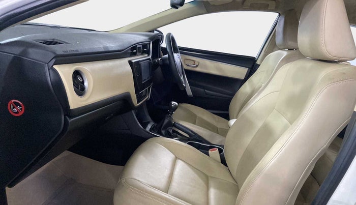 2018 Toyota Corolla Altis GL PETROL, Petrol, Manual, 28,054 km, Right Side Front Door Cabin