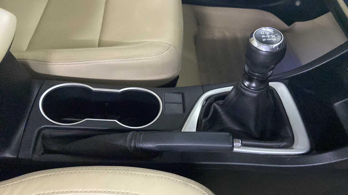 2018 Toyota Corolla Altis GL PETROL, Petrol, Manual, 28,054 km, Gear Lever