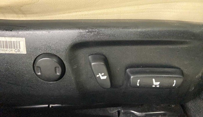 2018 Toyota Corolla Altis GL PETROL, Petrol, Manual, 28,054 km, Driver Side Adjustment Panel