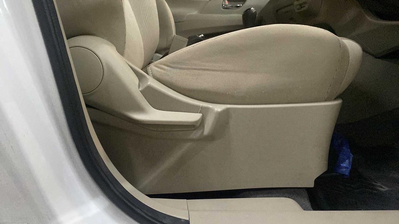 2022 Maruti Ertiga VXI SHVS, Petrol, Manual, 11,744 km, Driver Side Adjustment Panel