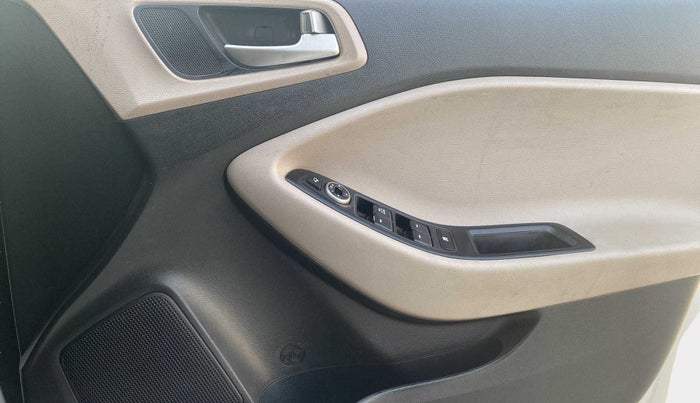 2019 Hyundai Elite i20 SPORTZ PLUS 1.2, Petrol, Manual, 74,223 km, Driver Side Door Panels Control