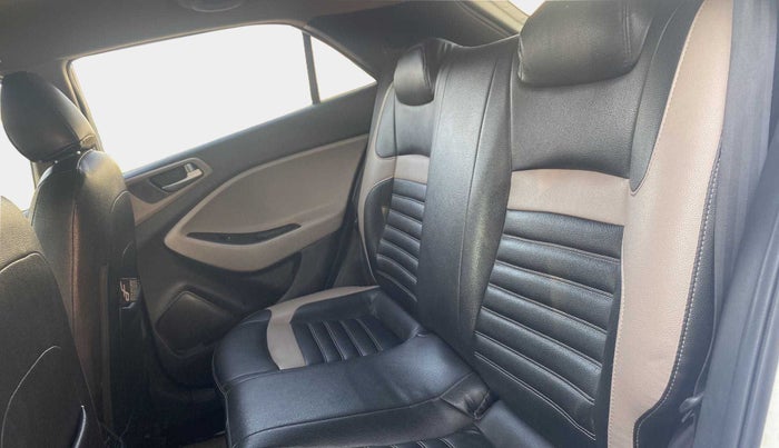 2019 Hyundai Elite i20 SPORTZ PLUS 1.2, Petrol, Manual, 74,223 km, Right Side Rear Door Cabin
