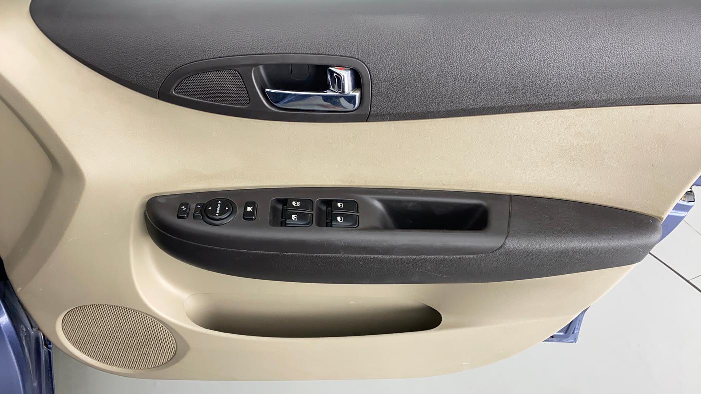 2014 Hyundai i20 SPORTZ 1.2 VTVT, Petrol, Manual, 36,030 km, Driver Side Door Panels Control