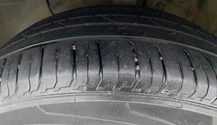 2019 Hyundai Elite i20 ASTA 1.4 CRDI (O), Diesel, Manual, 52,124 km, Left Front Tyre Tread