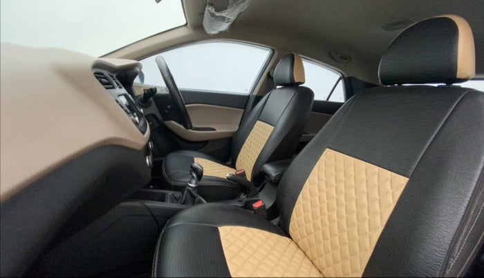 2019 Hyundai Elite i20 ASTA 1.4 CRDI (O), Diesel, Manual, 52,124 km, Right Side Front Door Cabin