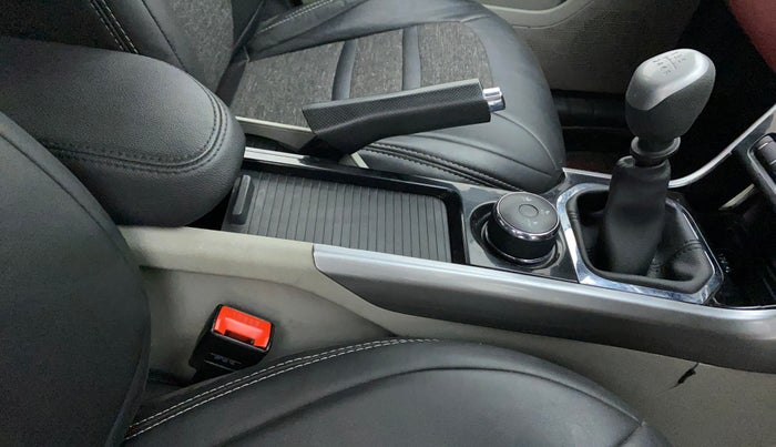 2018 Tata NEXON XZ PLUS DIESEL DUAL TONE, Diesel, Manual, 1,24,653 km, Gear Lever