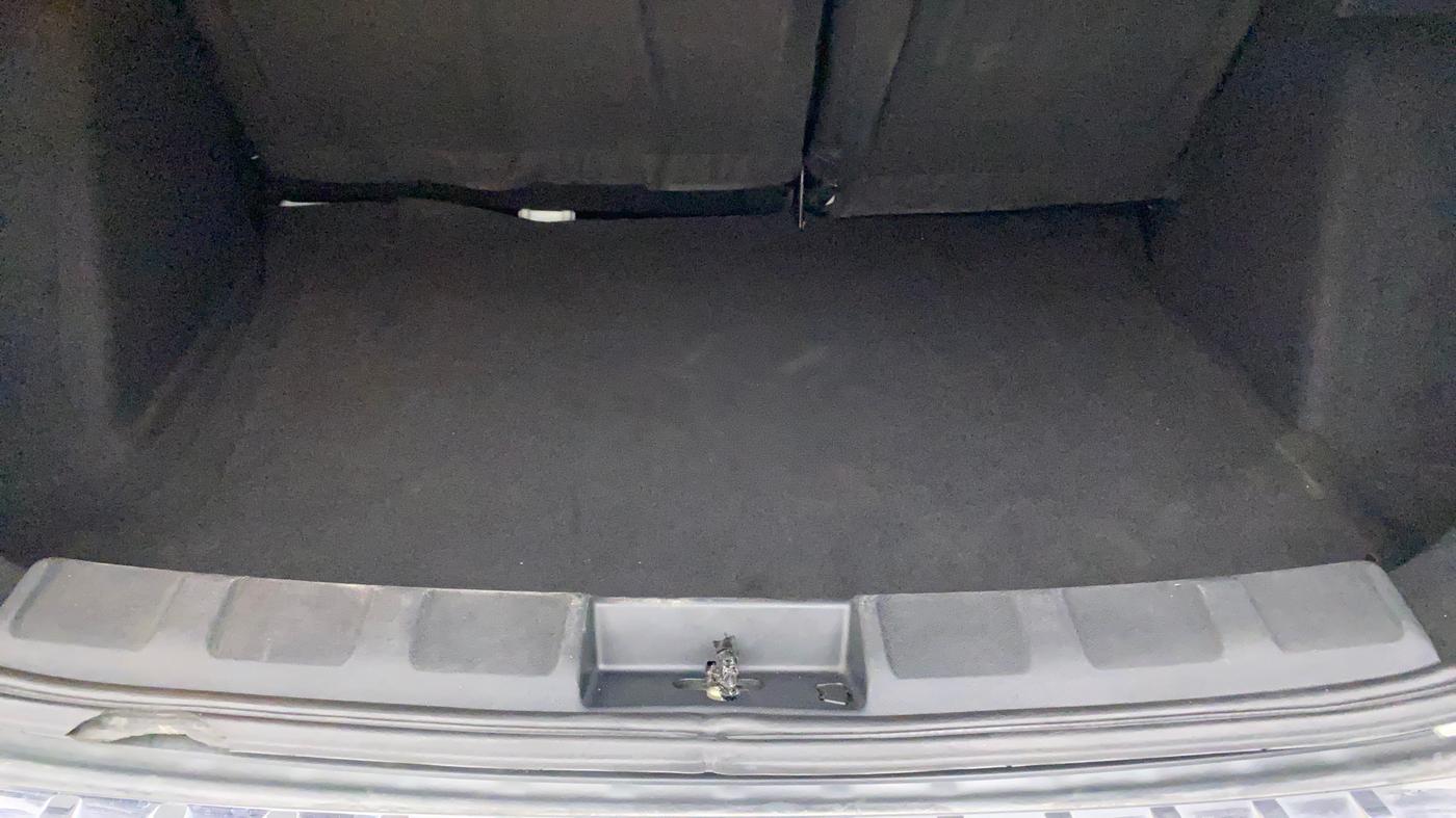 2018 Tata NEXON XZ PLUS DIESEL DUAL TONE, Diesel, Manual, 1,24,653 km, Boot Inside