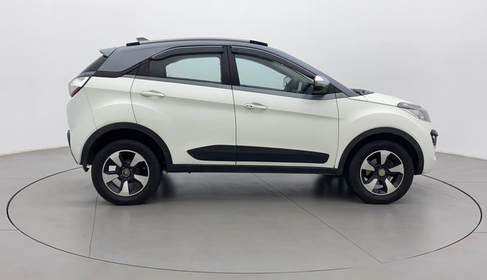 2018 Tata NEXON XZ PLUS DIESEL DUAL TONE, Diesel, Manual, 1,24,653 km, Right Side View
