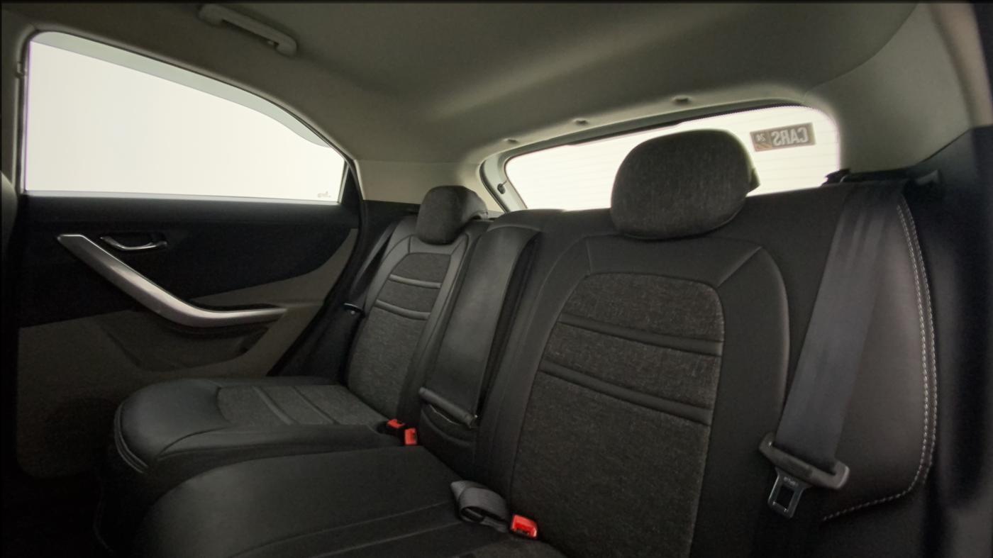 2018 Tata NEXON XZ PLUS DIESEL DUAL TONE, Diesel, Manual, 1,24,653 km, Right Side Rear Door Cabin