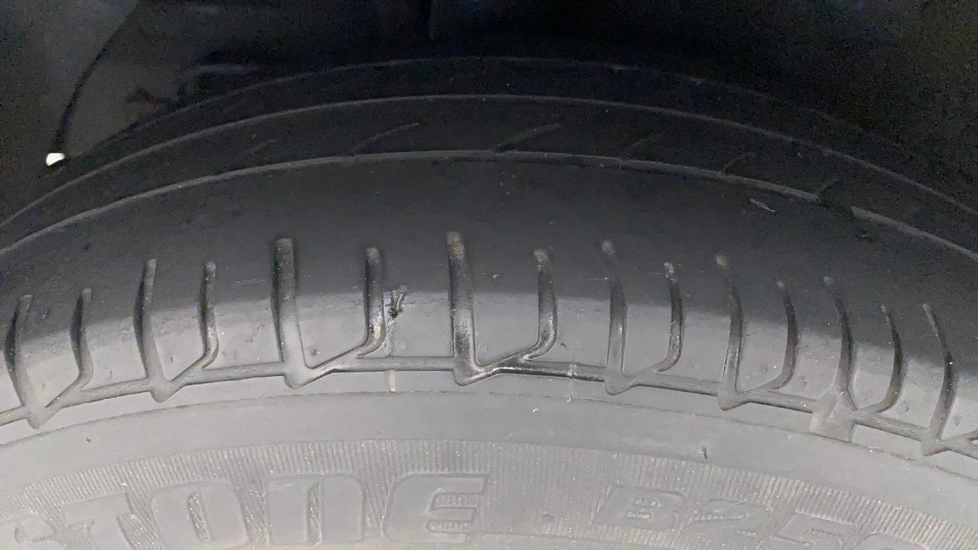 2017 Hyundai Elite i20 MAGNA 1.2, Petrol, Manual, 80,609 km, Right Rear Tyre Tread