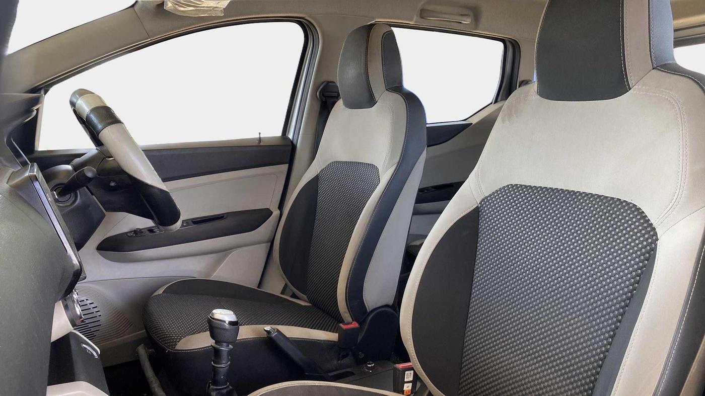 2019 Renault TRIBER RXZ, Petrol, Manual, 39,623 km, Right Side Front Door Cabin