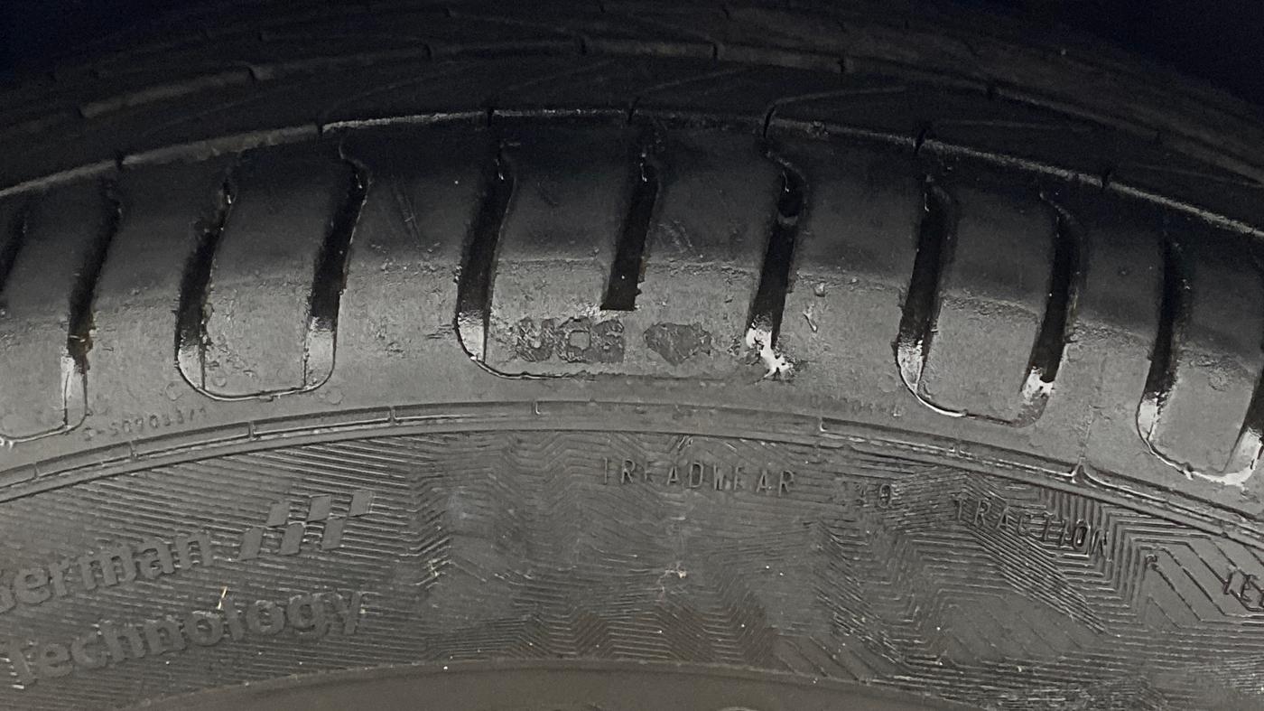2018 Ford Ecosport TITANIUM + 1.5L PETROL AT, Petrol, Automatic, 1,07,052 km, Left Front Tyre Tread