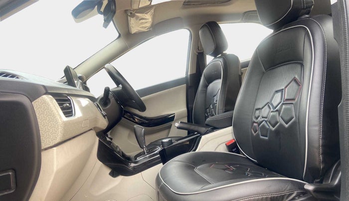 2020 Tata NEXON XZA PLUS SUNROOF PETROL, Petrol, Automatic, 19,381 km, Right Side Front Door Cabin