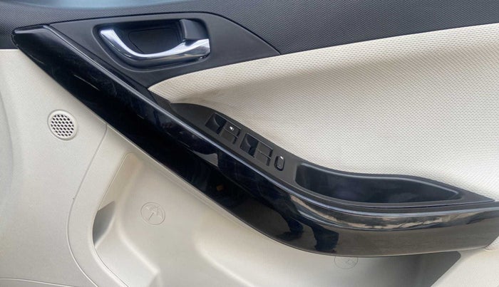 2020 Tata NEXON XZA PLUS SUNROOF PETROL, Petrol, Automatic, 19,381 km, Driver Side Door Panels Control