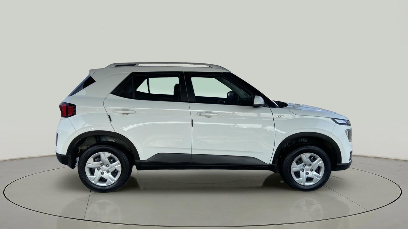 2022 Hyundai VENUE S 1.2, Petrol, Manual, 3,738 km, Right Side View